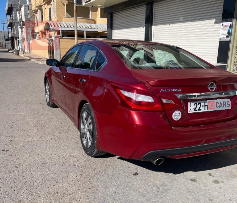 نيسان ألتيما